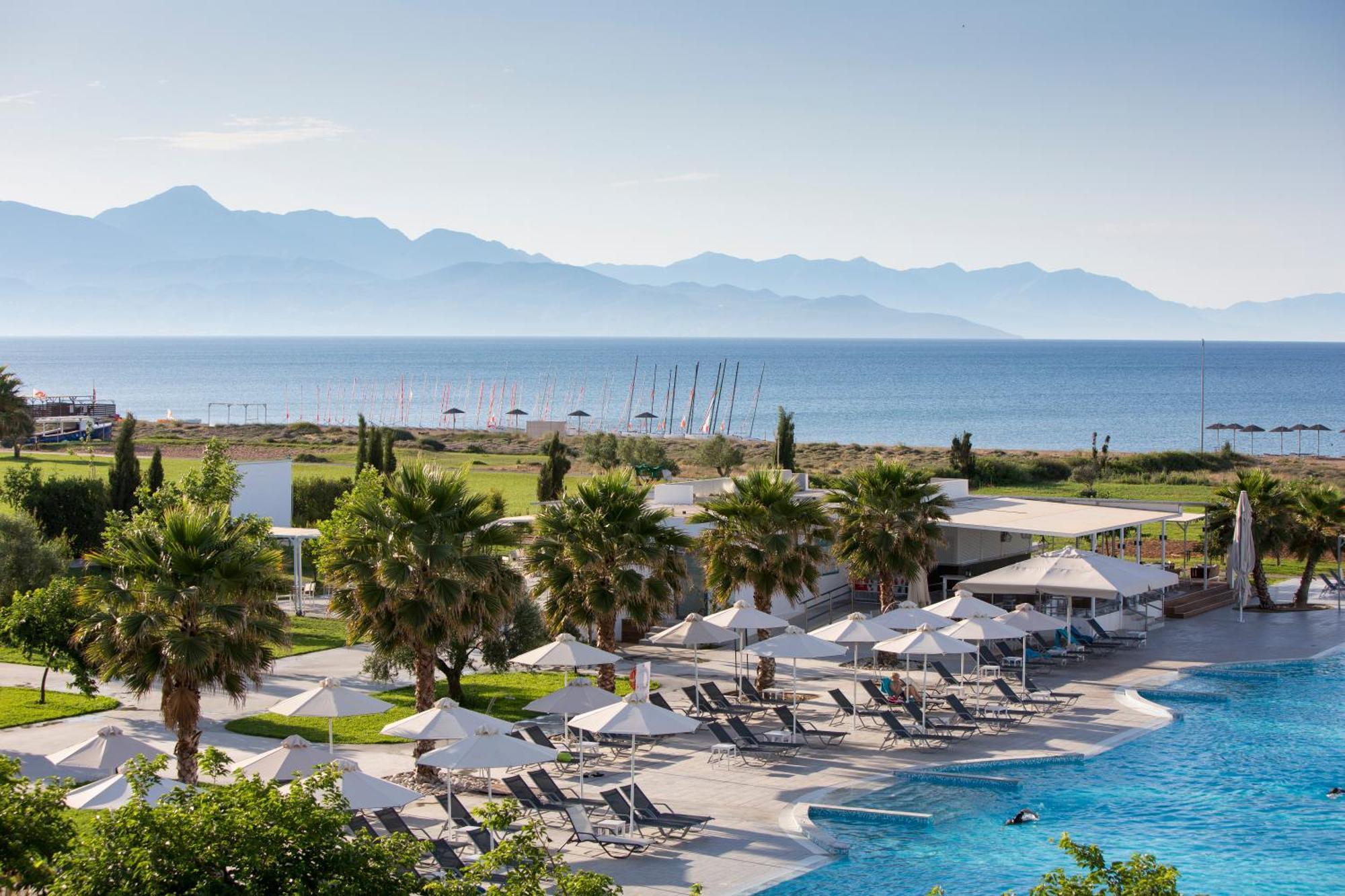 Neilson Messini Activity Beach Club Hotel Каламата Екстериор снимка